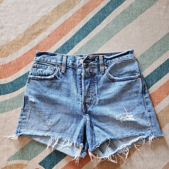 Levi's Wedgie Jean Shorts - Picture 1 of 3